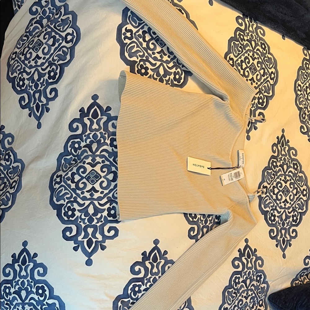 Babaton Cream Ribbed Off-Shoulder Top - Picture 3 of 3